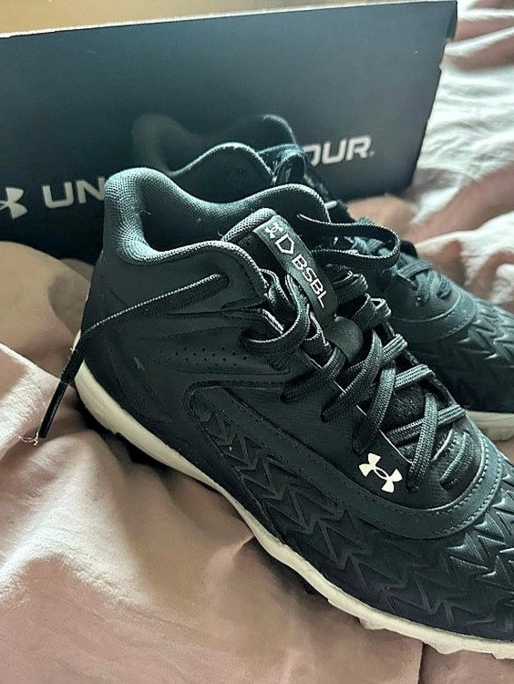 Under Armour UA Lockdown Mid J3.0 Boys 4Y Black & White Sneakers